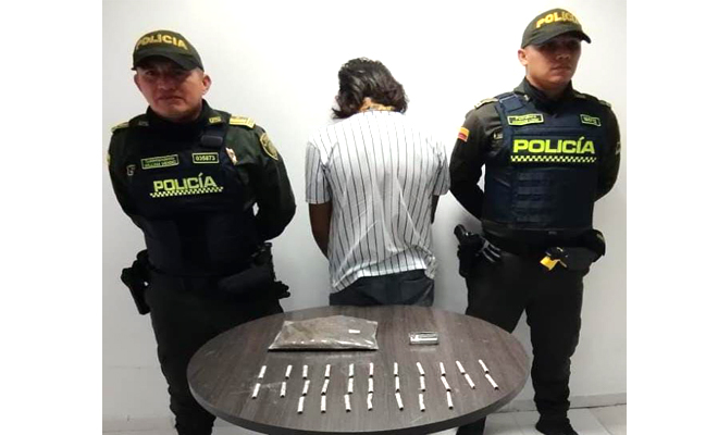 Este sujeto fue sorprendido con la sustancia estupefaciente, lista para ser distribuida en el barrio Brisas del Guatiquía.  