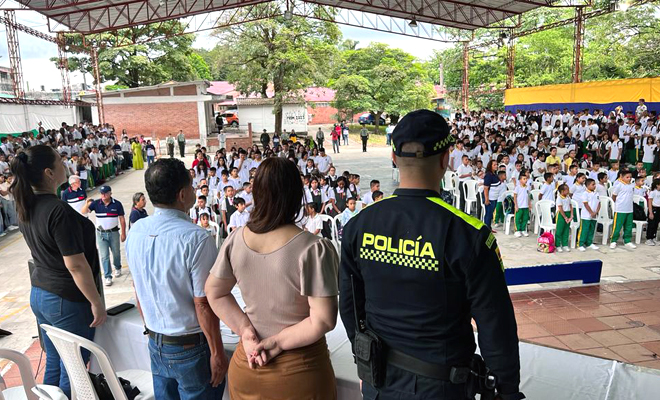 La institución educativa Guillermo Niño Medina recibió la oferta institucional de la Policía Nacional en el Lanzamiento de “Regreso a Clases Seguro 2024”