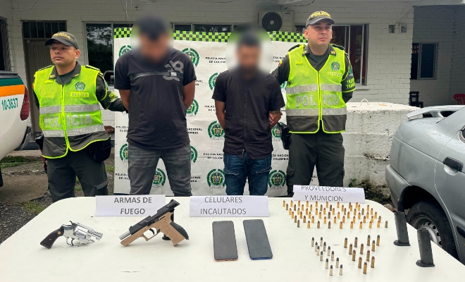 Capturadas dos personas e incautadas armas de fuego y municiones en procedimiento vial en Caldas