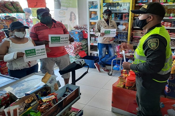Se invita a los ciudadanos a cuidarse para cuidar a los demás con el uso de tapabocas.