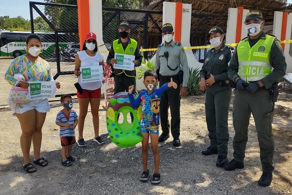 Se invita a los ciudadanos a cuidarse para cuidar a los demás con el uso de tapabocas.