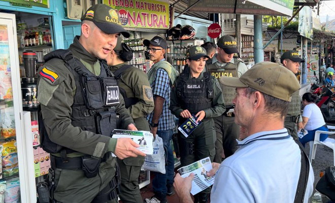 En el marco del ‘Plan Choque Seguridad 360’ contra la extorsión, el GAULA de  la Policía Nacional desarrolló campañas de prevención contra los delitos de  secuestro y la extorsión en el centro de la ciudad, dando a conocer varias  modalidades de estafa y extorsión utilizadas por los delincuentes.