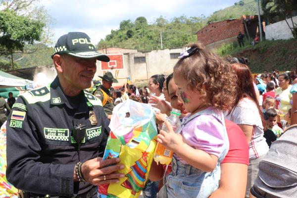 Regalatón en el corregimiento de Bocas, Bucaramanga 