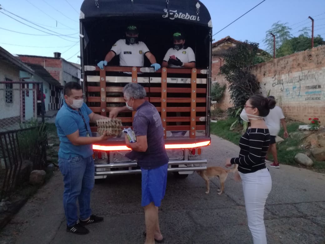 Llevamos ayudas a familias vulnerables a causa del COVID-19 en Santander