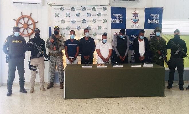 En acciones contra los grupos armados y organizados capturamos 05 personas en Bahía Solano y Juradó.