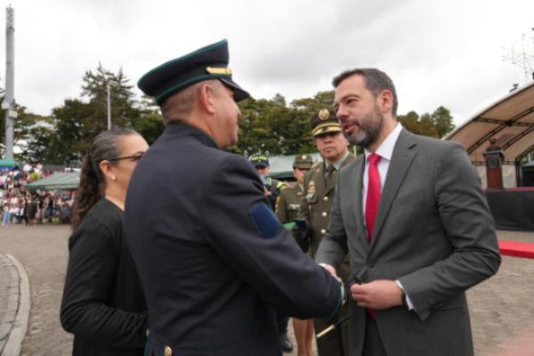 Estas 212 mujeres y 976 hombres, tendrán la tarea de continuar con el mejoramiento  del servicio de policía, bajo la estrategia Seguros, cercanos y presentes; que busca  transformar el servicio policial en todo el país. Asimismo, con el objetivo de brindar respuestas rápidas y reducir la delincuencia.