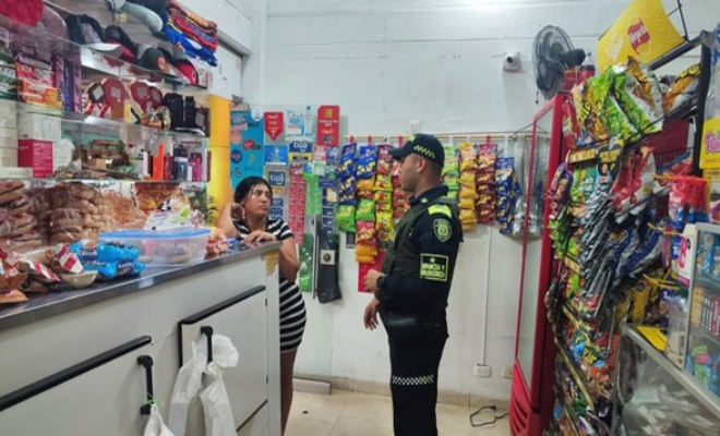 La Policía Metropolitana verificó establecimientos y reforzó medidas preventivas para garantizar que los menores viajen seguros y acompañados.