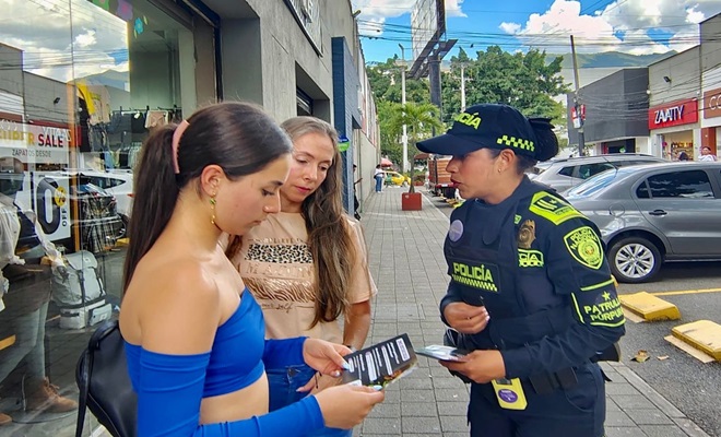 La Policía Nacional fortalece prevención de violencias basadas en género en Medellín y Envigado