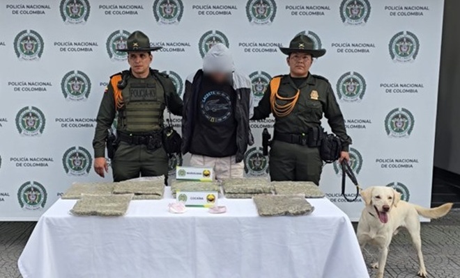 Dos uniformados un perro y un capturado con marihuana incautada 
