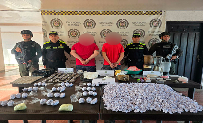 Dos persona capturada por cuatro policías y estupefaciente incautado