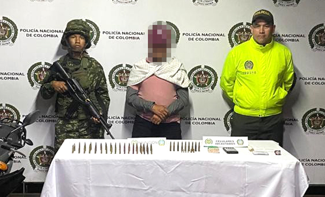 La Policía Nacional a través de la Seccional de Investigación Criminal e Inteligencia Policial de la Metropolitana de Villavicencio, en un trabajo conjunto con el Ejército Nacional, lograron su ubicación y captura en la vereda Pompeya de la capital del Meta, por el delito de fabricación, tráfico o porte de armas de fuego. 