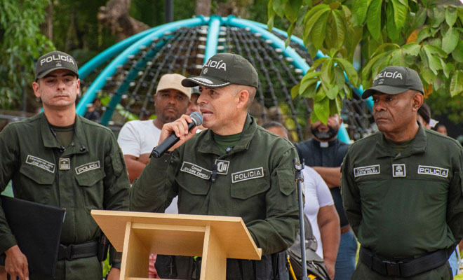 Comandante del departamento de Policia Urab&aacute; habla en publico acerca del lanzamiento