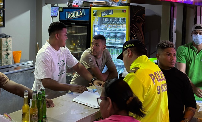 polic&iacute;a con la ciudadania