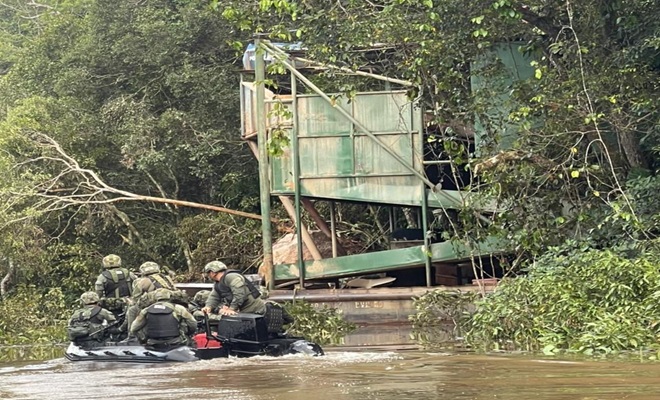 Destruimos maquinaria amarilla de extracci&oacute;n minera