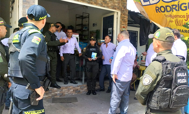 El Gaula de la Policía Nacional acompaña a trabajadores del transporte público urbano de Villavicencio para fortalecer la seguridad y evitar los casos de extorsión