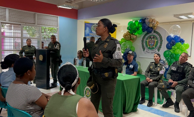 Encuentro comunitario en el barrio colombiaton