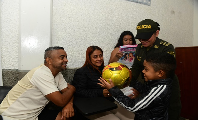 Entrega regalos reclusas