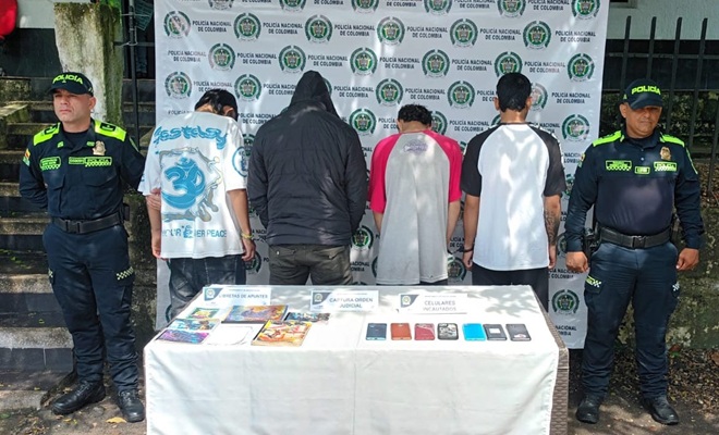 Polic&iacute;as en Backin institucional con 04 capturados