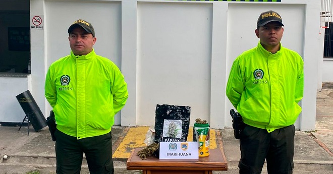 Hallazgo de sustancia alucinógena oculta en elementos de consumo