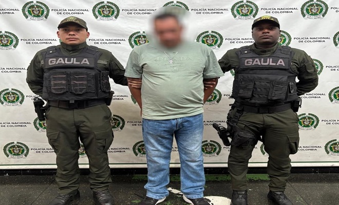 Integrante de un grupo de delincuencia organizada fue capturado por extorsión a conductores de transporte público.