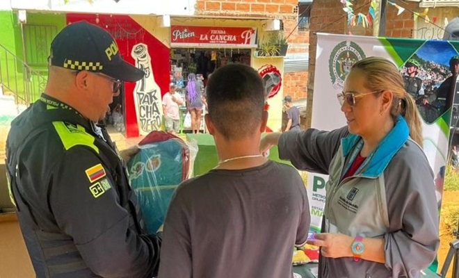 Intercambio de armas blancas y de juguete