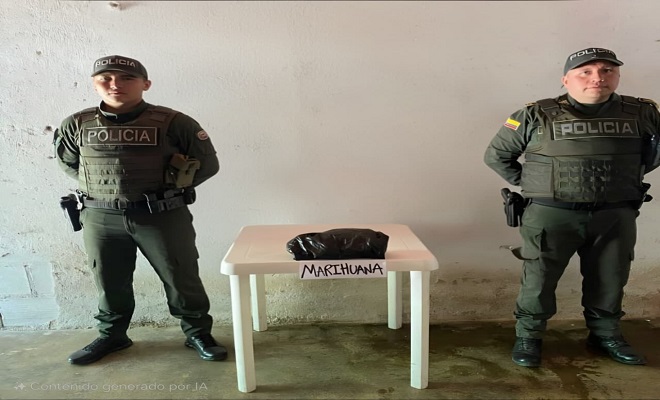 Durante labores de control territorial, registro a personas y establecimientos, se realizó el hallazgo de más de 190 dosis de marihuana