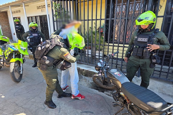 Durante los operativos del fin de semana, también se incautaron armas, drogas y se impusieron más de 60 comparendos por alteraciones a la convivencia.