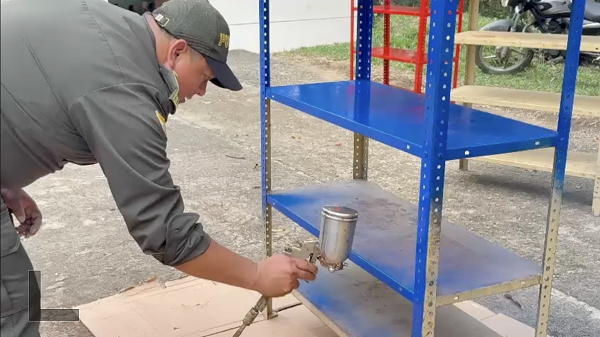 Con pintura fueron restaurados elementos de un colegio 