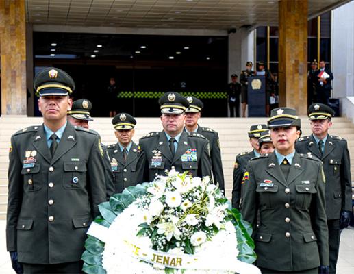 ofrenda floral en atención al aniversario de la Gestión Administrativa de la Policía Nacional