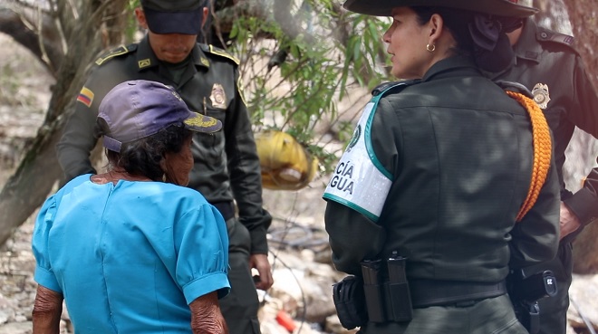 Población vulnerable recibiendo el recurso hídrico