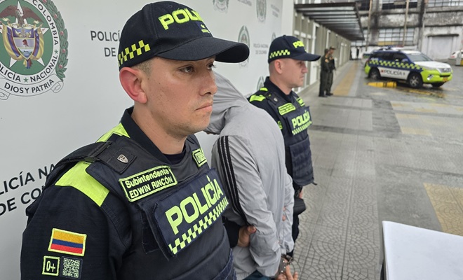  Policía Metropolitana de Manizales captura a un hombre con más de 15 tarjetas bancarias