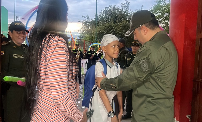 La Policía Metropolitana de Neiva hace realidad el sueño de Jesús David de regresar al colegio