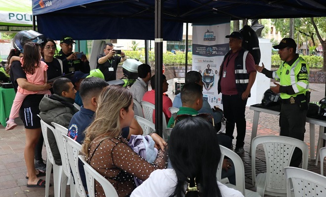 Policía Nacional en Neiva entrega importantes recomendaciones a ciudadanos