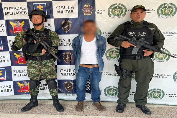 Policía Nacional y Ejército captura en flagrancia a presunto extorsionista en Aipe