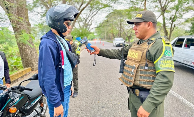Polic&iacute;a con la ciudadania