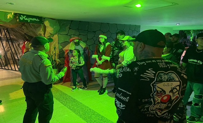 Policía Nacional en Neiva, realiza pesebre tamaño real