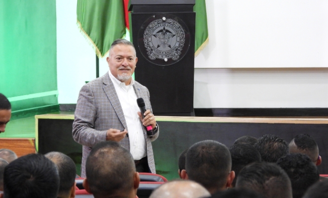 Ponente Doctor Ulises Morales Congreso internacional de investigación Policia