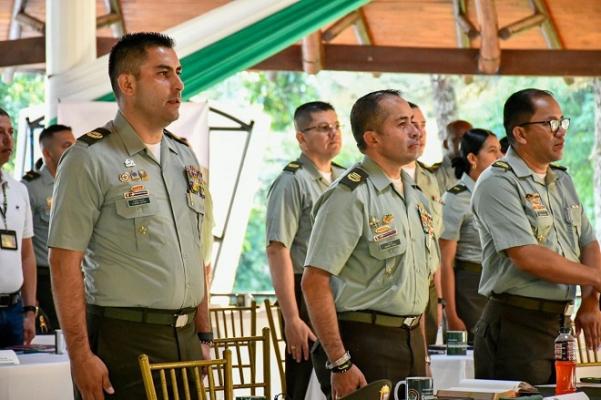 Primer encuentro estratégico y operativo de comandantes de distrito y estaciones 2025 en el Meta