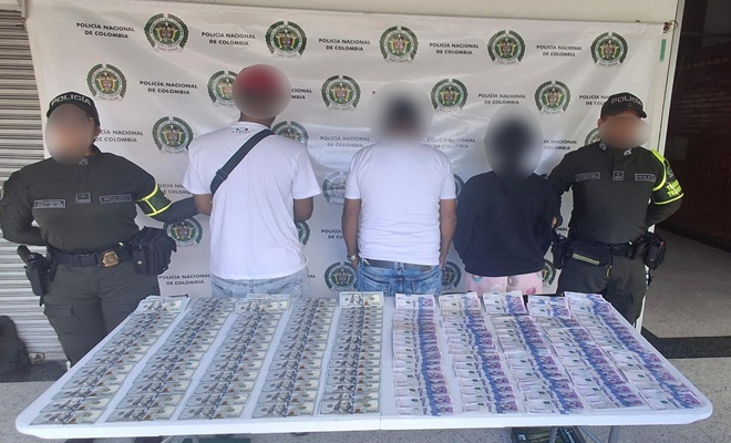 Dos polic&iacute;as, Dos capturados y dinero recuperado