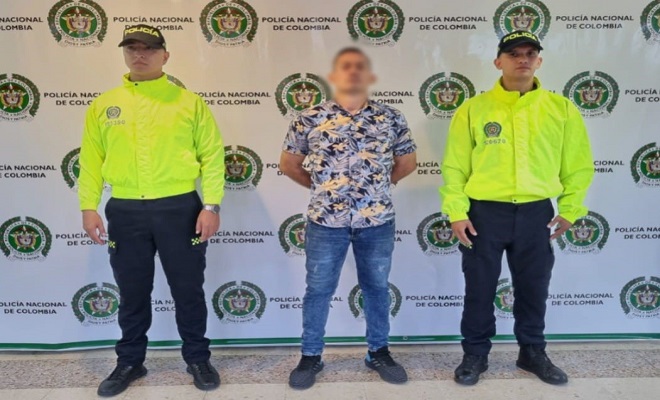 Ronald Capturado por el delito de violencia intrafamiliar.