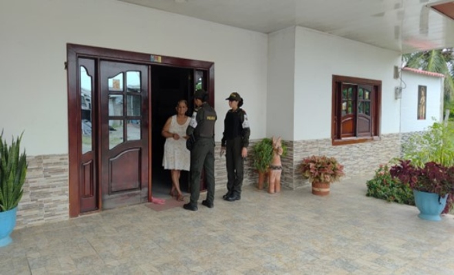 La Policía Comunitaria realiza campaña de prevención contra la extorsión.