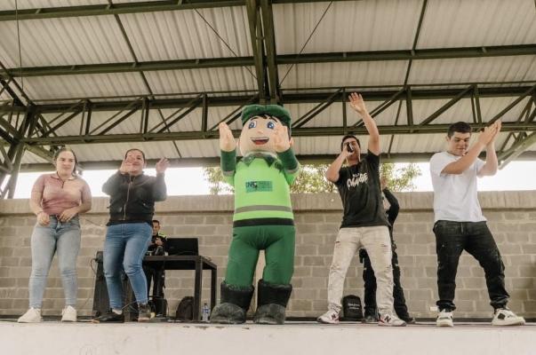 La Policía Nacional se une a la Semana de la Juventud en Chivor