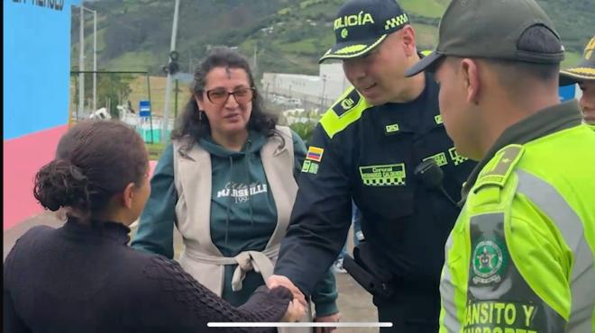 La Policía Nacional transforma espacios educativos y fortalece lazos con la comunidad en Catambuco