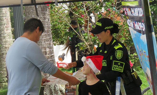 Policía Nacional y comunidad unida por la seguridad.