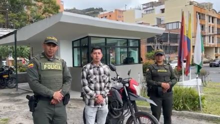 la Policía permitió la recuperación de  una motocicleta hurtada y gracias a la colaboración de un  Vigilante