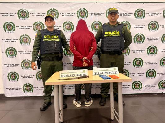 Se logró la incauttación del arma blanca y la recuperación de los elementos hurtados. 