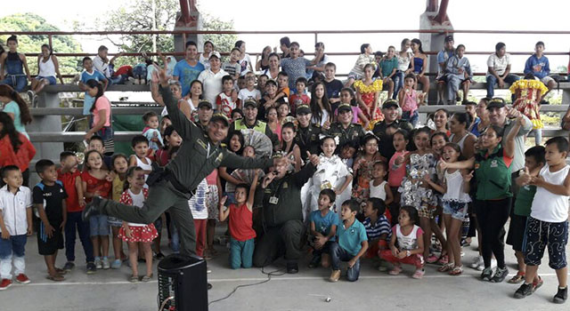 Con-‘Abre tus Ojos’-la Policía Nacional-previene-a niñas y niños-contra el delito-en el Meta