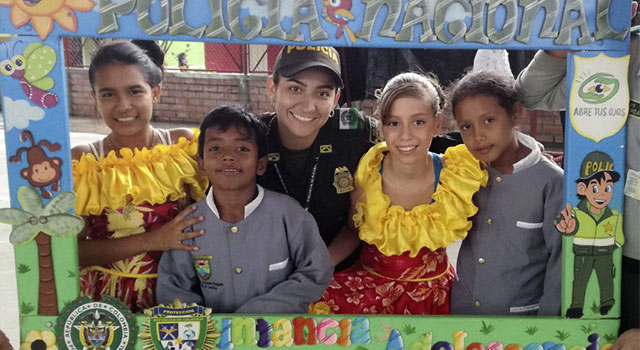 Con-‘Abre tus Ojos’-la Policía Nacional-previene-a niñas y niños-contra el delito-en el Meta