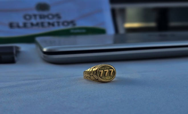 Joyas características que utilizaban los integrantes de esta organización criminal