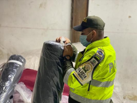 Aprehensión-confecciones-POLFA-Bogotá